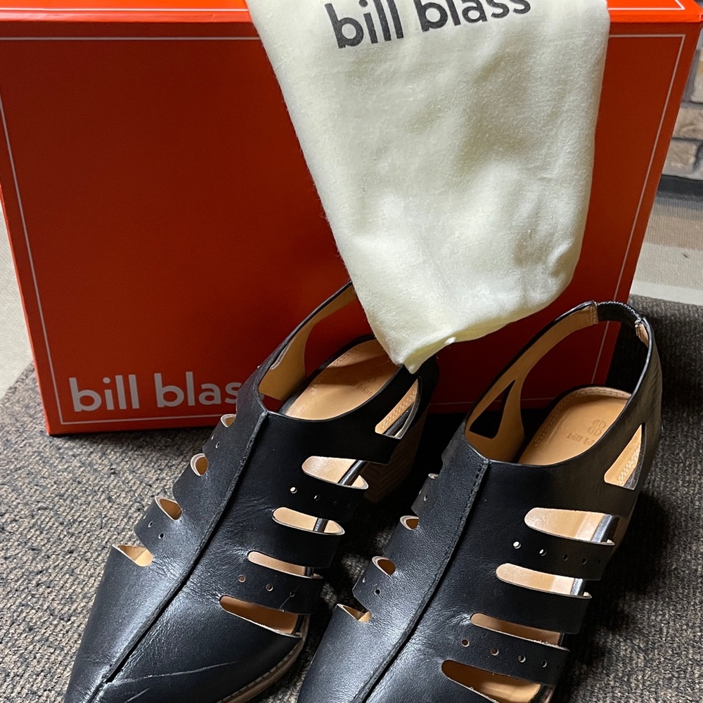 bill blass Black Leather Tracy Cutout Slingback block heel Sandals